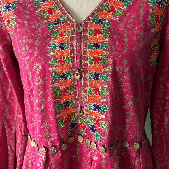 Rang Ja Women’s new size M India embellished peplum long sleeves blouse - Picture 4 of 11